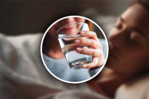 Bere acqua prima di dormire: controindicazioni