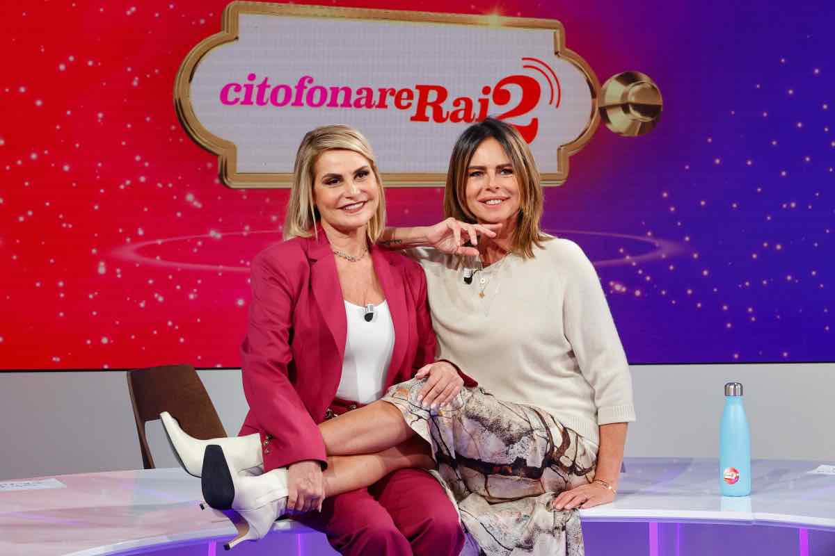 Paola Perego è vicina a Simona Ventura, potrebbe lasciare Citofonare Rai2